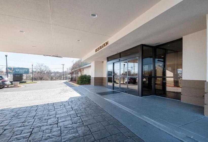 Отель Quality Inn