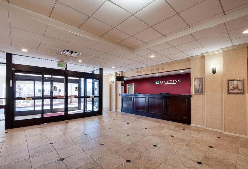 Отель Quality Inn