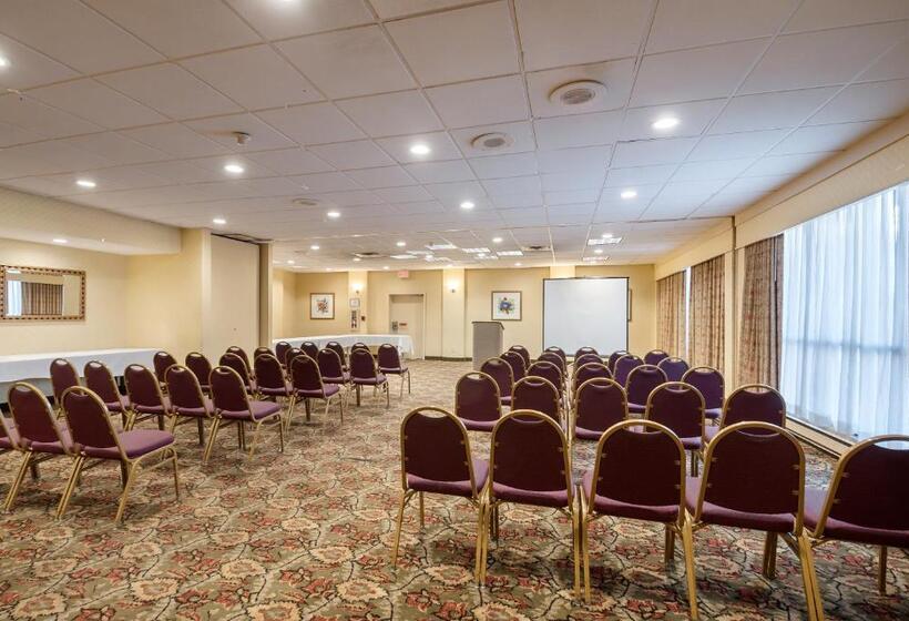 Отель Quality Inn