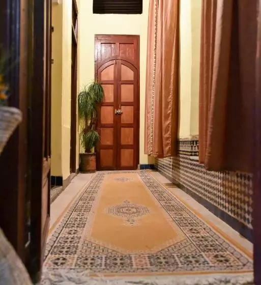 تختخواب و صبحانه Riad Youssef
