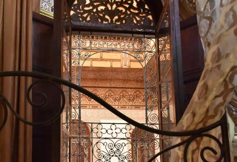 تختخواب و صبحانه Riad Youssef
