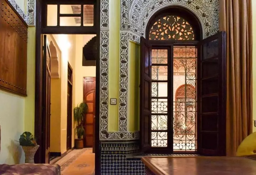 تختخواب و صبحانه Riad Youssef