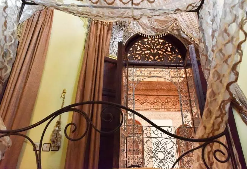 تختخواب و صبحانه Riad Youssef