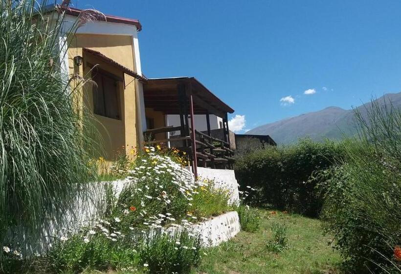 Cabañas Balcones De Tafi