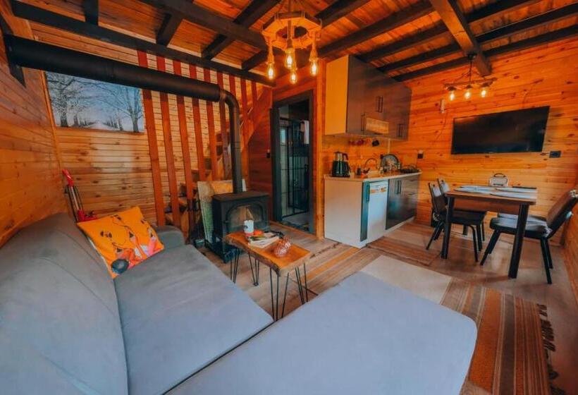 Пансион Sapanca Green Garden Tuna Ev Bungalov