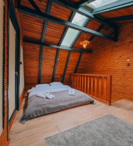 Пансион Sapanca Green Garden Tuna Ev Bungalov