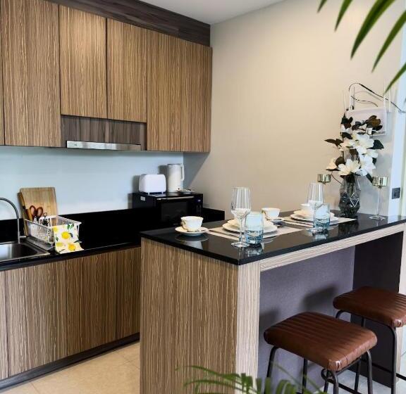 펜션 The Viva Patong