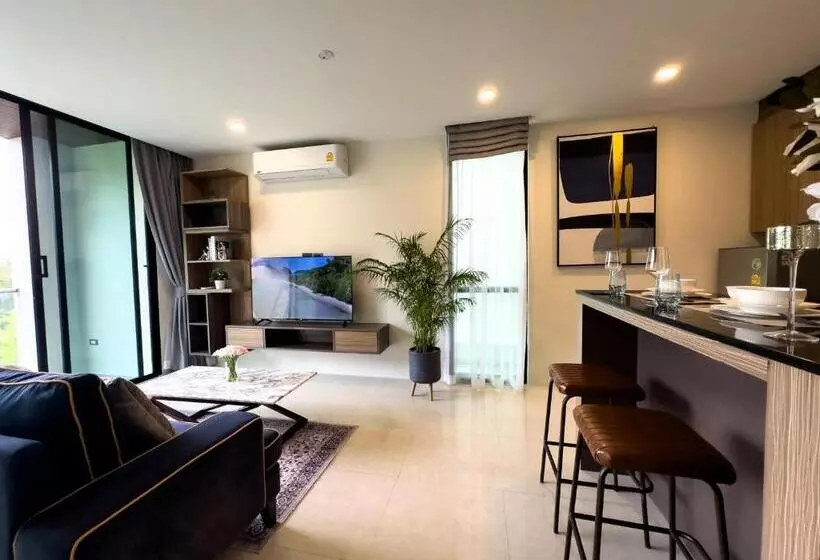 ペンション The Viva Patong