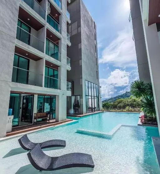 ペンション The Viva Patong