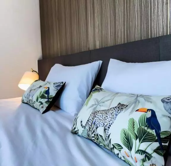 ペンション The Viva Patong