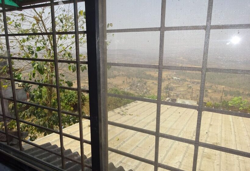 Отель Sai Leela