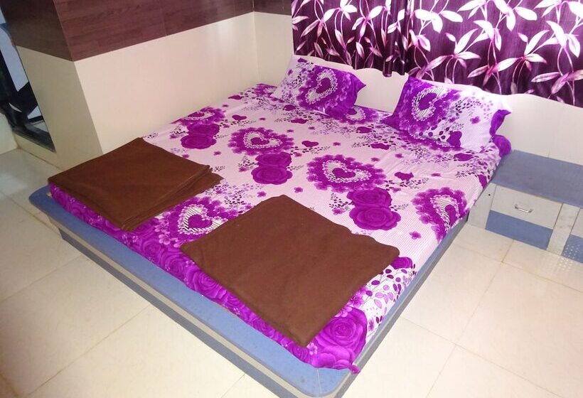 Отель Sai Leela