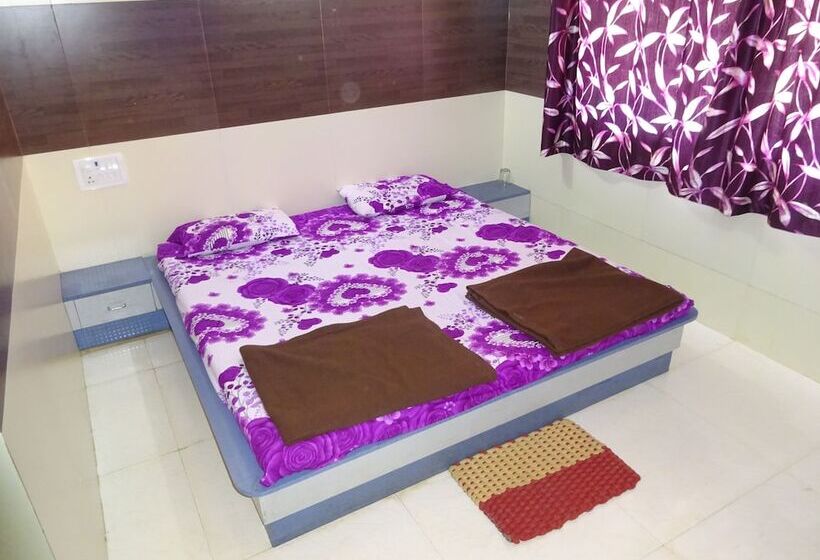 Отель Sai Leela