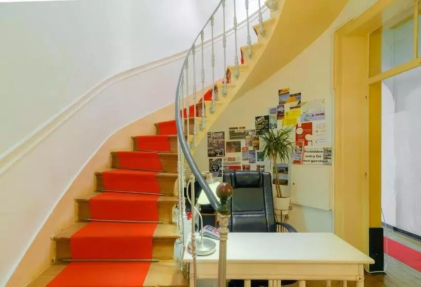 Suntrap Hostel