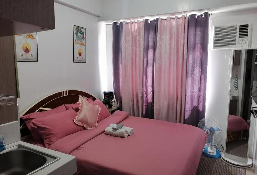 הוסטל Lili Condotel