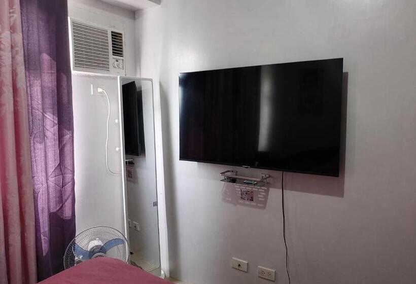 הוסטל Lili Condotel