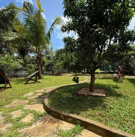 Hotelli Queens Mount Tri Villas