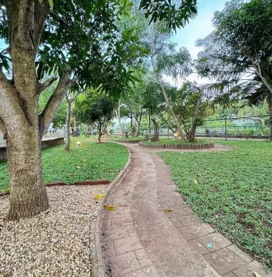 Hotelli Queens Mount Tri Villas