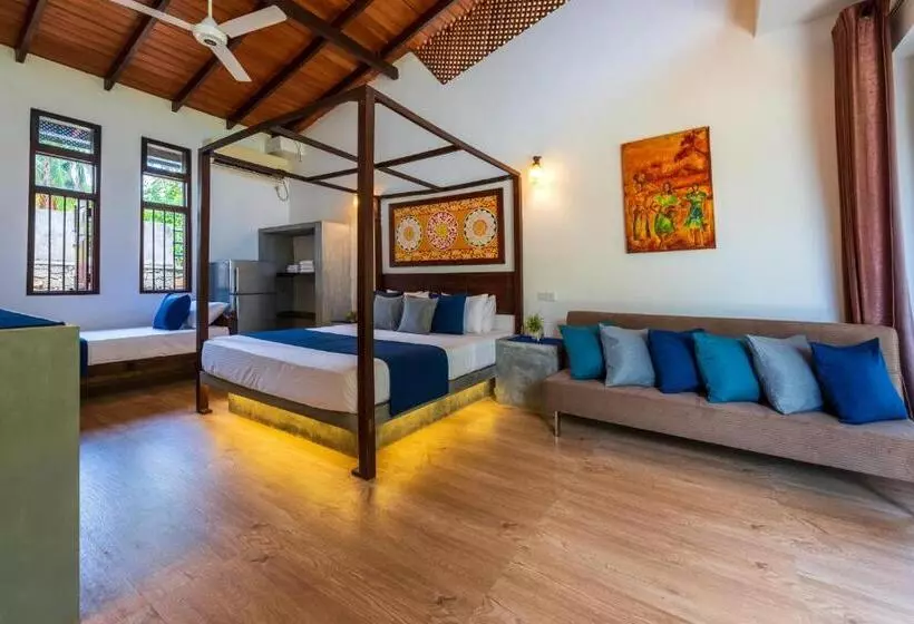 Hotelli Queens Mount Tri Villas