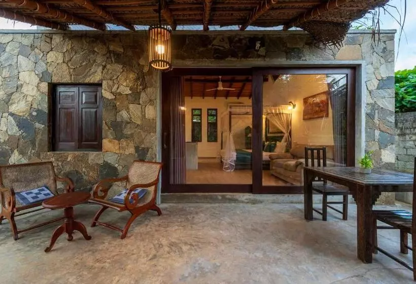 Hotelli Queens Mount Tri Villas