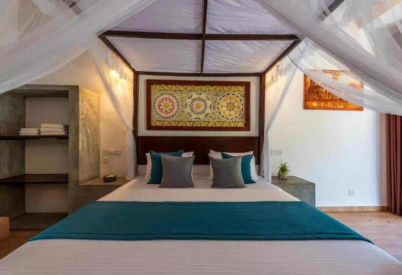 Hotelli Queens Mount Tri Villas