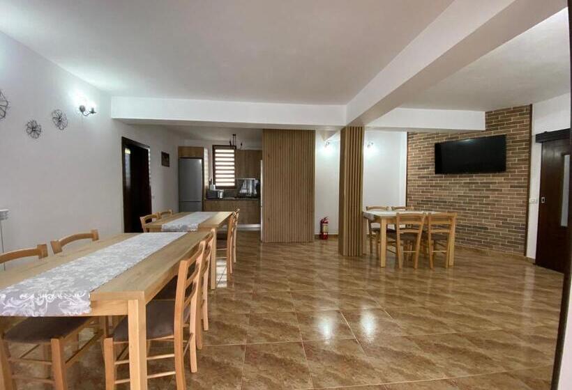 پانسیون Casa Complex Borsa