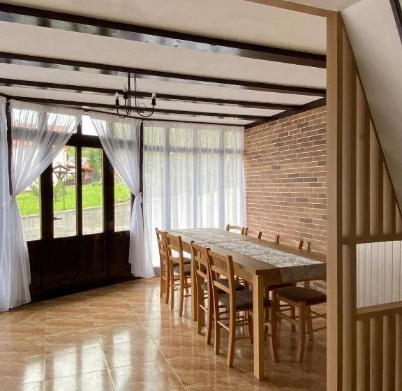 پانسیون Casa Complex Borsa