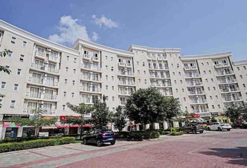 ホテル O Anirbhav Dham