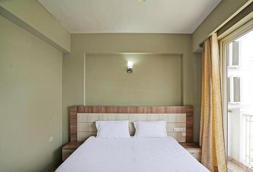 ホテル O Anirbhav Dham