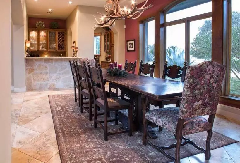 Majatalo Rockin  B Ranch Summit House