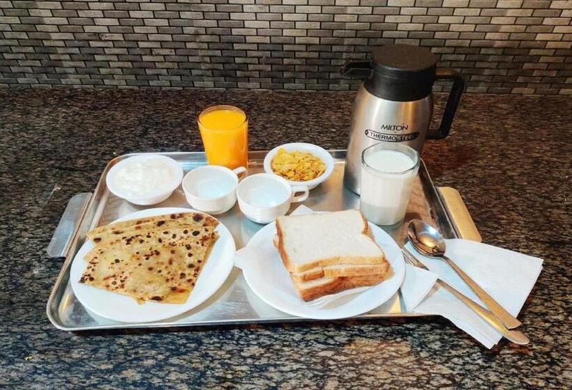 Hotel Radha Krishna Homes