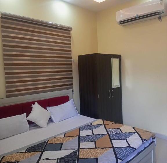 Hotel Madhur Kunj Ayodhya