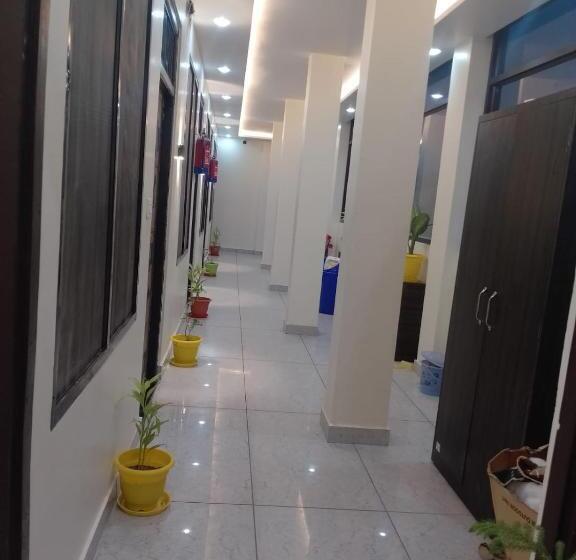 Hotel Madhur Kunj Ayodhya