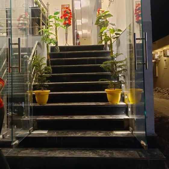 Hotel Madhur Kunj Ayodhya