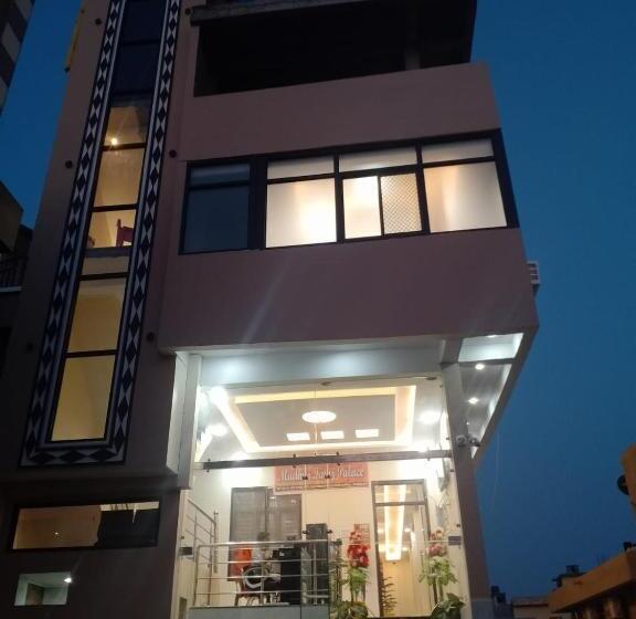 Hotel Madhur Kunj Ayodhya