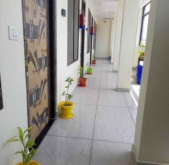 Hotel Madhur Kunj Ayodhya