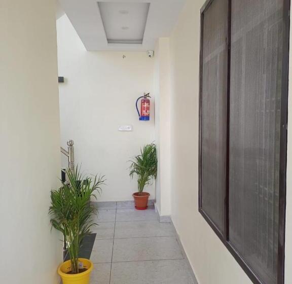 Hotel Madhur Kunj Ayodhya