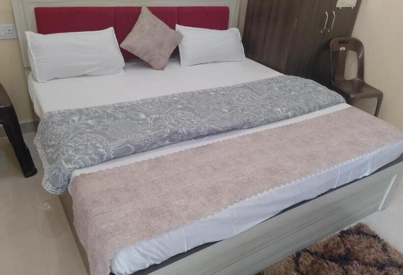 Hotel Madhur Kunj Ayodhya