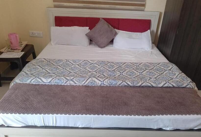 Hotel Madhur Kunj Ayodhya