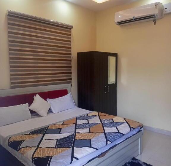 Hotel Madhur Kunj Ayodhya