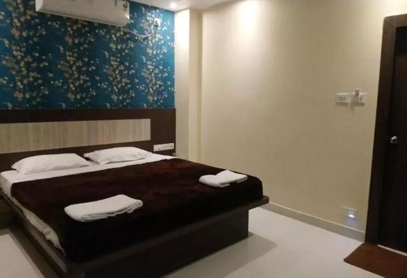 ホテル Home Town Puri Near Temple & Golden Beach  Lift  Wifi With Restaurant Facilities  By Morservices