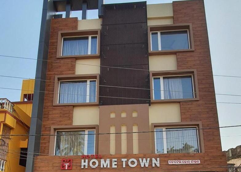 ホテル Home Town Puri Near Temple & Golden Beach  Lift  Wifi With Restaurant Facilities  By Morservices