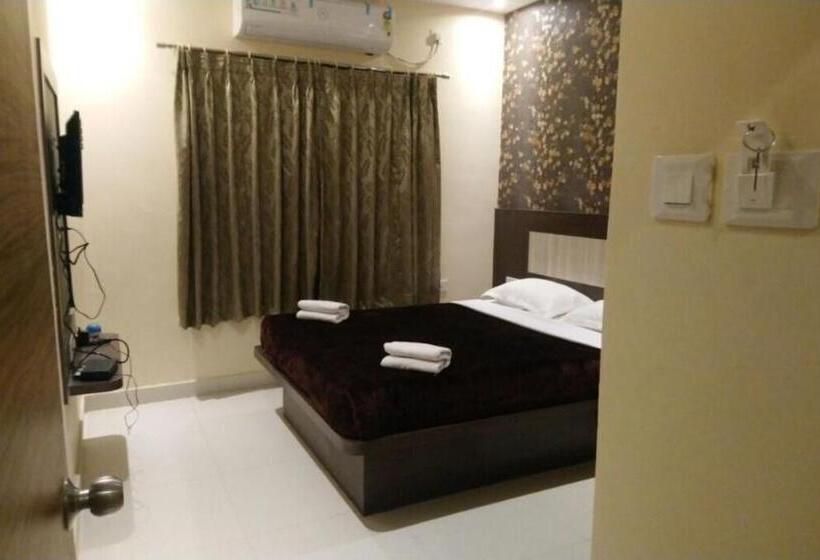 בית מלון כפרי Home Town Puri Near Temple & Golden Beach Lift Wifi With Restaurant Facilities By Morservices