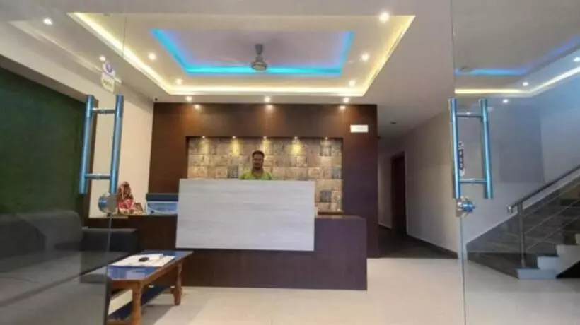 ホテル Home Town Puri Near Temple & Golden Beach  Lift  Wifi With Restaurant Facilities  By Morservices