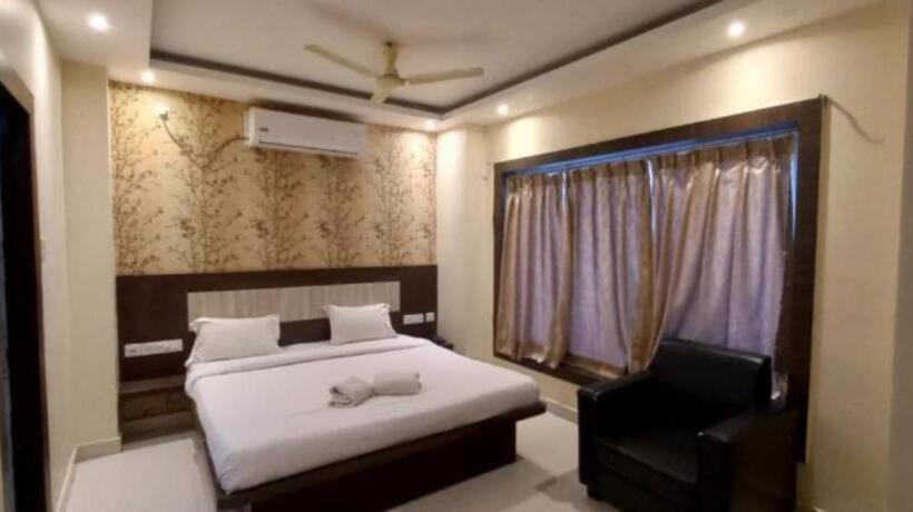 בית מלון כפרי Home Town Puri Near Temple & Golden Beach Lift Wifi With Restaurant Facilities By Morservices