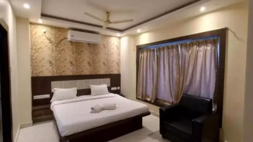 ホテル Home Town Puri Near Temple & Golden Beach  Lift  Wifi With Restaurant Facilities  By Morservices