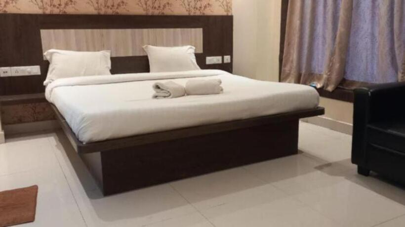 ホテル Home Town Puri Near Temple & Golden Beach  Lift  Wifi With Restaurant Facilities  By Morservices