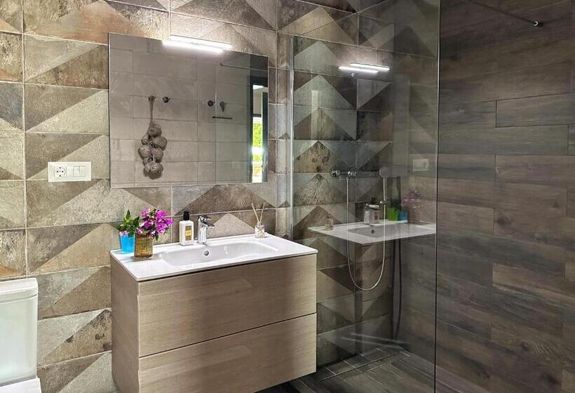 민박 One Thousand Waves