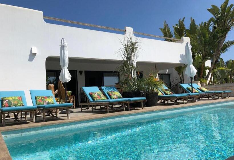 민박 One Thousand Waves