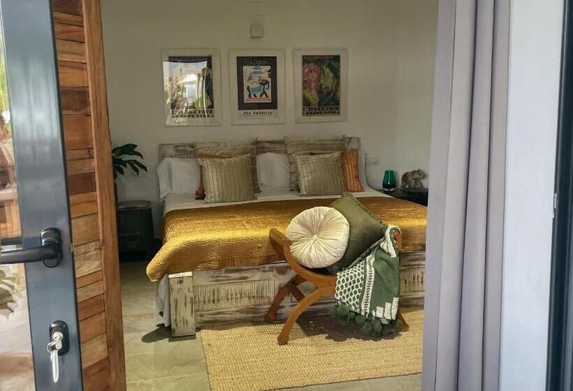 민박 One Thousand Waves